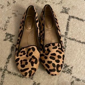 Womens Me Too leopard print loafers